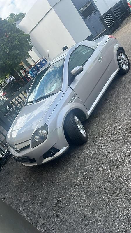 Gebraucht Opel Tigra 92 PS (67 kW) 2005 Silber Cabrio