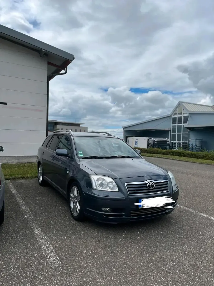 Gebraucht Toyota Avensis 177 PS (130 kW) 2005 Grau Kombi