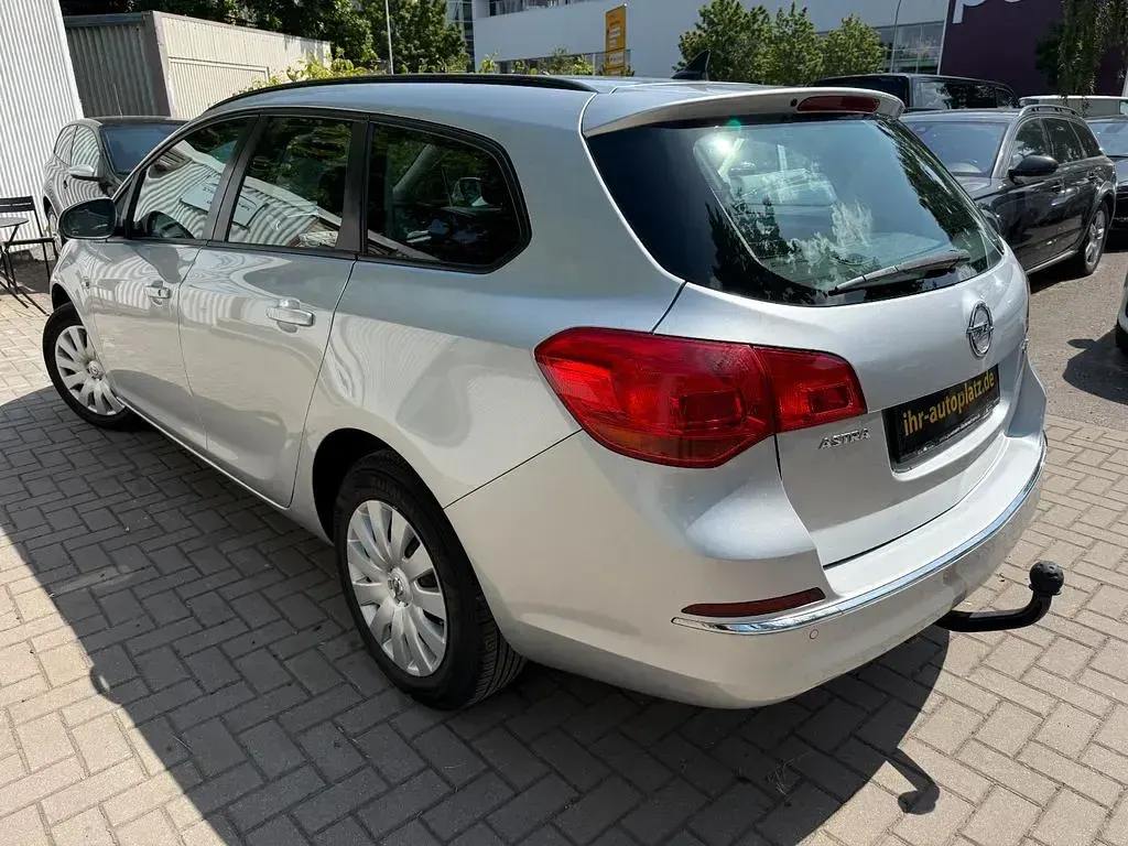 Gebraucht Opel Astra 140 PS (102 kW) 2015 Silber Kombi
