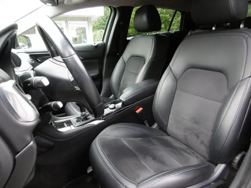 Gebraucht Infiniti Q30 Luxe 109 PS (80 kW) 2018 Graphite shadow Limousine