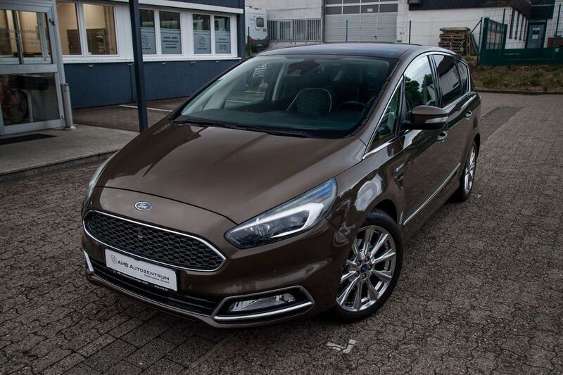 Braun Gebraucht 2017 Ford S-MAX Vignale Van / Kleinbus | 20.999 € (Fairer Preis) - Bild 1/4