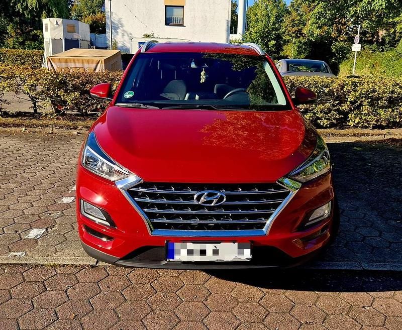 Rot Gebraucht 2019 Hyundai Tucson Trend SUV | 15.490 € (Guter Preis) - Bild 1/4