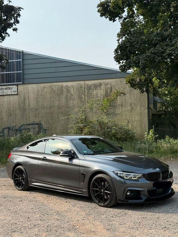 Grau Gebraucht 2018 BMW 430 M Sport Coupé | 26.300 € (Teuer) - Bild 1/4