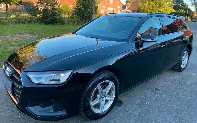 Gebraucht Audi A4 Advanced 163 PS (119 kW) 2021 Schwarz Kombi