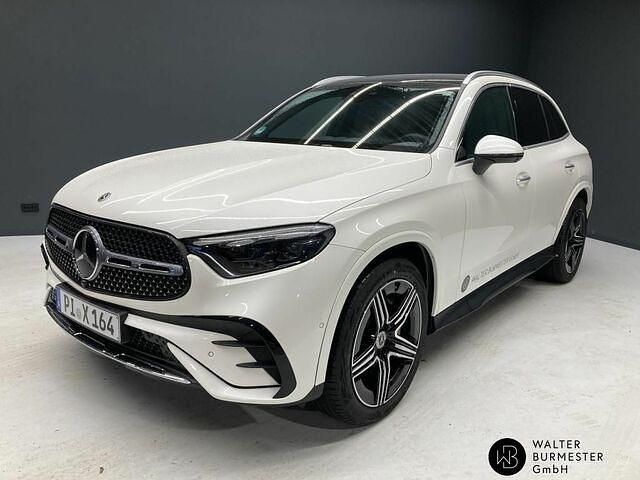 Gebraucht Mercedes GLC220 AMG 197 PS (144 kW) 2023 Manufaktur diamantweiß bright SUV
