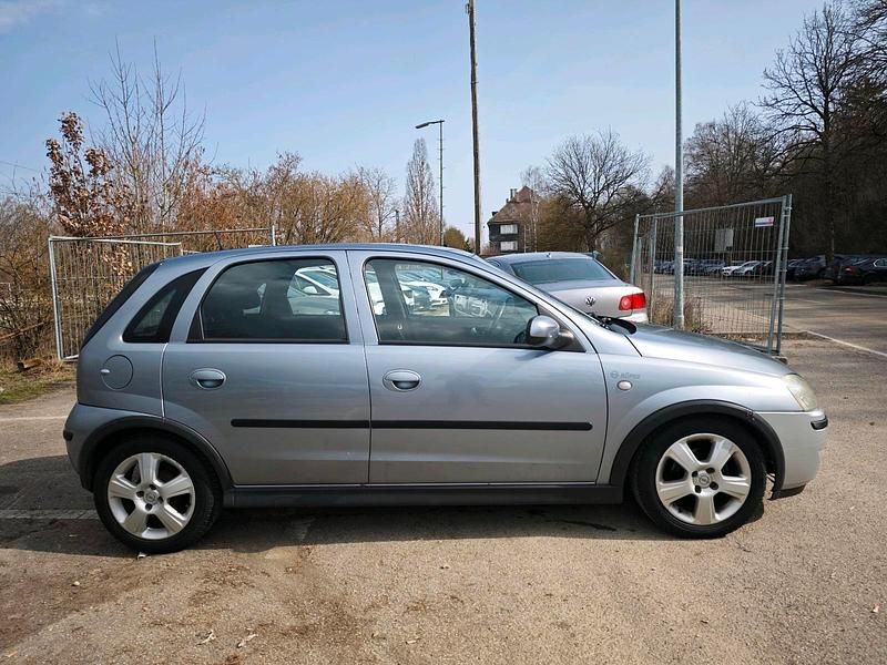 Gebraucht Opel Corsa 75 PS (55 kW) 2004 Silber Kleinwagen