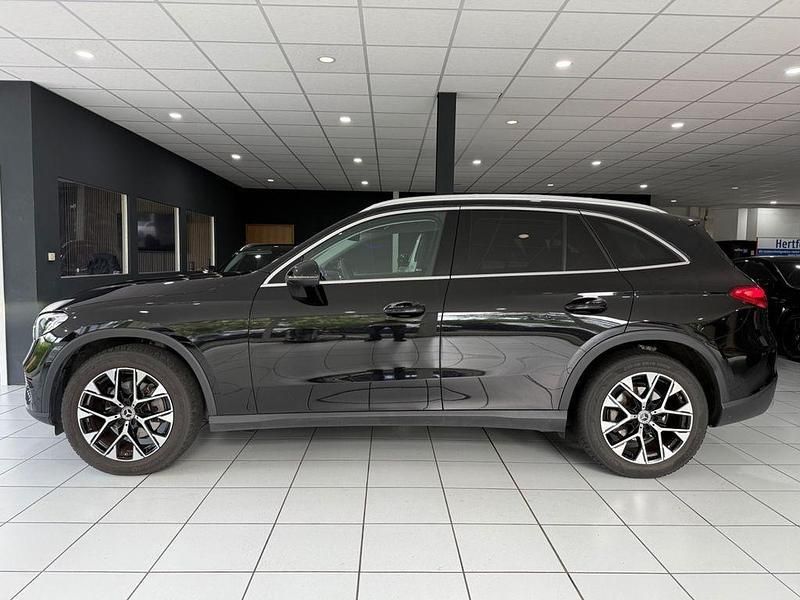 Gebraucht Mercedes GLC220 197 PS (144 kW) 2024 Schwarz SUV