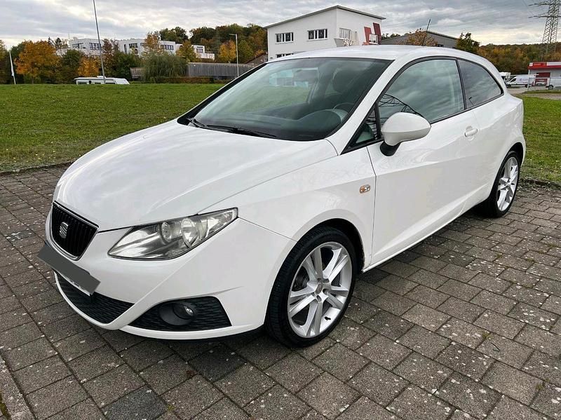 Weiß Gebraucht 2010 Seat Ibiza Kleinwagen | 2.950 € (Guter Preis) - Bild 1/4
