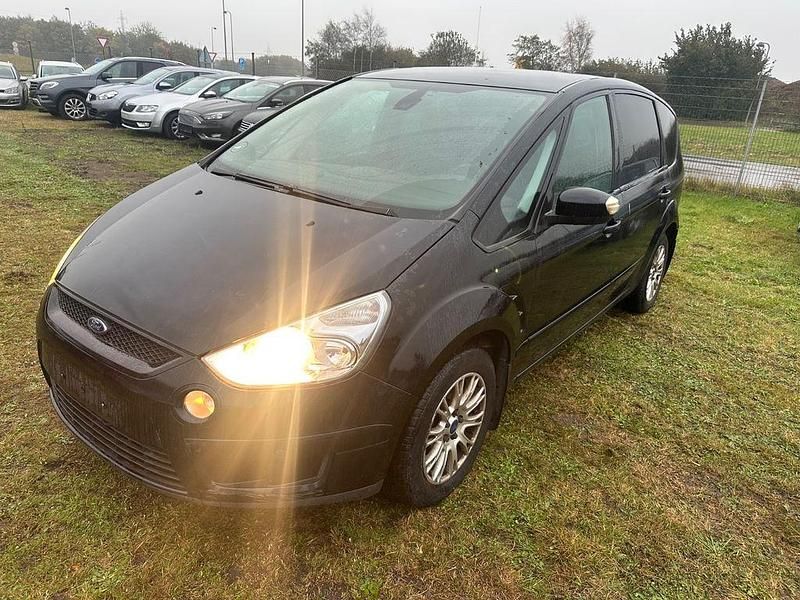 Schwarz Gebraucht 2010 Ford S-MAX Trend Van / Kleinbus | 2.000 € - Bild 1/4
