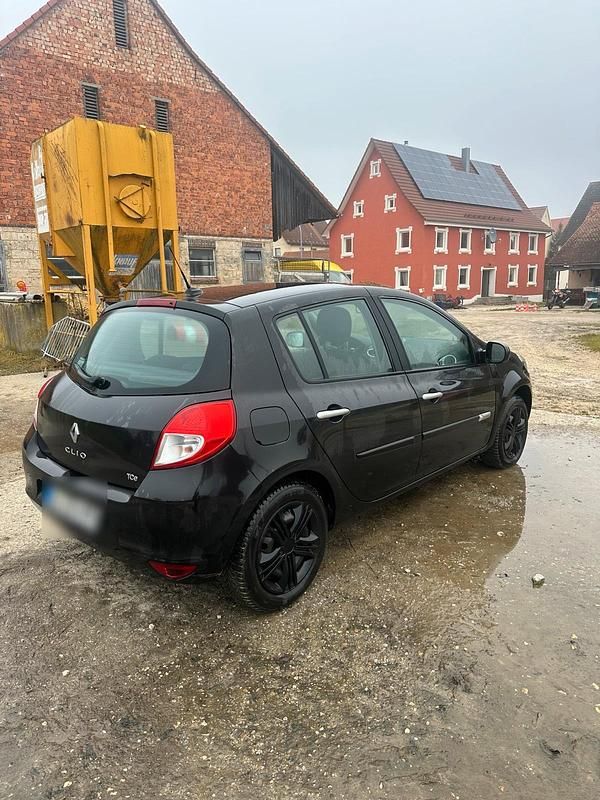 Gebraucht Renault Clio GrandTour 103 PS (75 kW) 2011 Schwarz Kombi