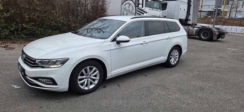 Weiß Gebraucht 2019 VW Passat Business Kombi | 17.200 € (Fairer Preis) - Bild 1/4