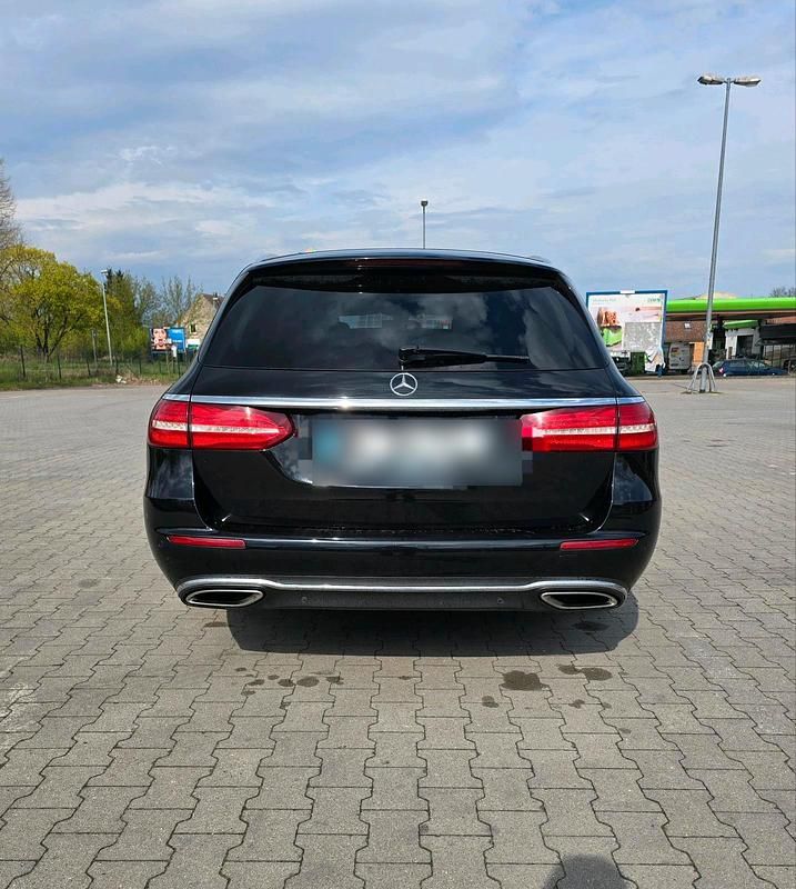 Gebraucht Mercedes E200 AMG 184 PS (135 kW) 2017 Schwarz Kombi