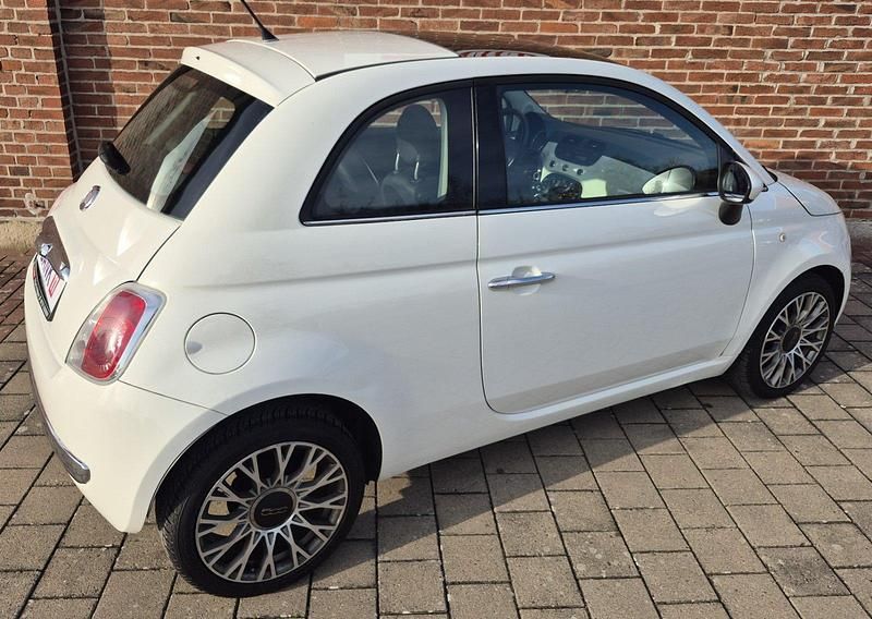Gebraucht Fiat 500 Lounge 86 PS (63 kW) 2011 Weiß Kleinwagen