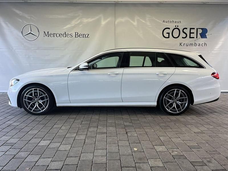 Weiß Gebraucht 2020 Mercedes E220 AMG Limousine | 27.990 € (Superpreis) - Bild 1/4
