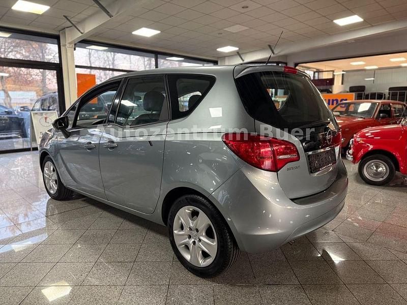 Gebraucht Opel Meriva Edition 101 PS (74 kW) 2011 Silber Van / Kleinbus