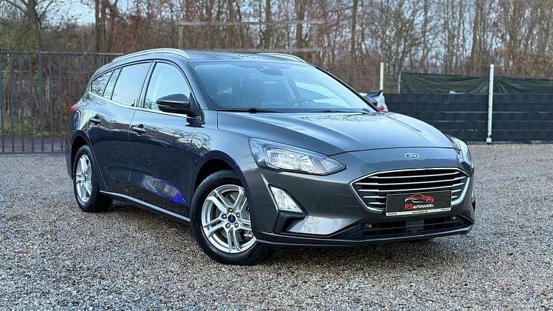 Gebraucht Ford Focus Cool & Connect 120 PS (88 kW) 2021 Grau Limousine