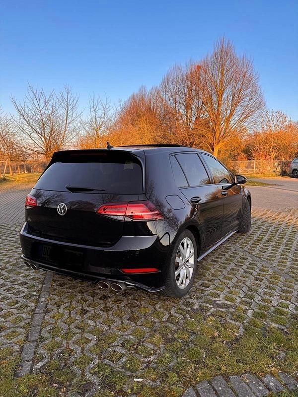 Gebraucht VW Golf VII R 300 PS (220 kW) 2019 Schwarz Kleinwagen