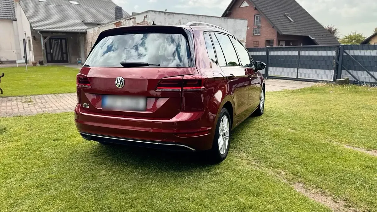 Gebraucht VW Golf Comfortline 150 PS (110 kW) 2020 Rot Van / Kleinbus