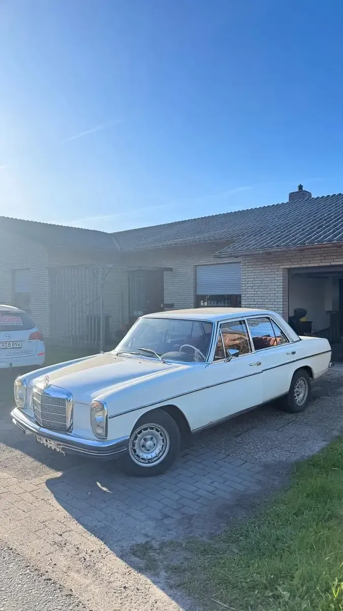 Gebraucht Mercedes 200/8 95 PS (69 kW) 1971 Weiß Limousine