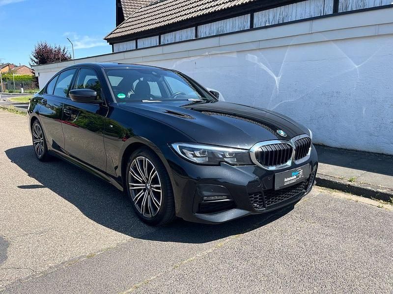 Gebraucht BMW 320 M Sport 190 PS (139 kW) 2021 Black sapphire Limousine