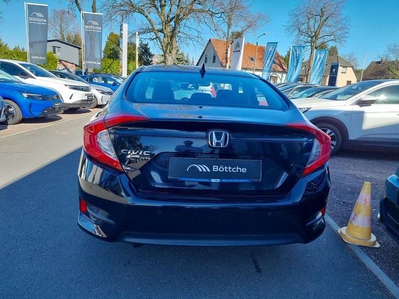Gebraucht Honda Civic Executive 182 PS (133 kW) 2018 Crystal black p. Limousine