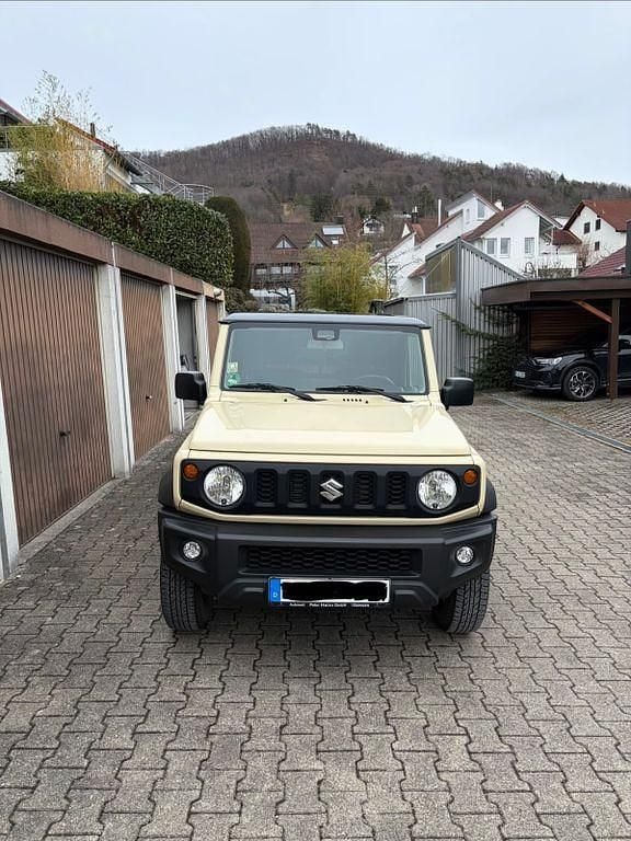 Beige Gebraucht 2022 Suzuki Jimny SUV | 28.750 € (Guter Preis) - Bild 1/4