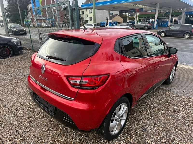 Gebraucht Renault Clio IV LIMITED 73 PS (53 kW) 2016 Rot Kleinwagen