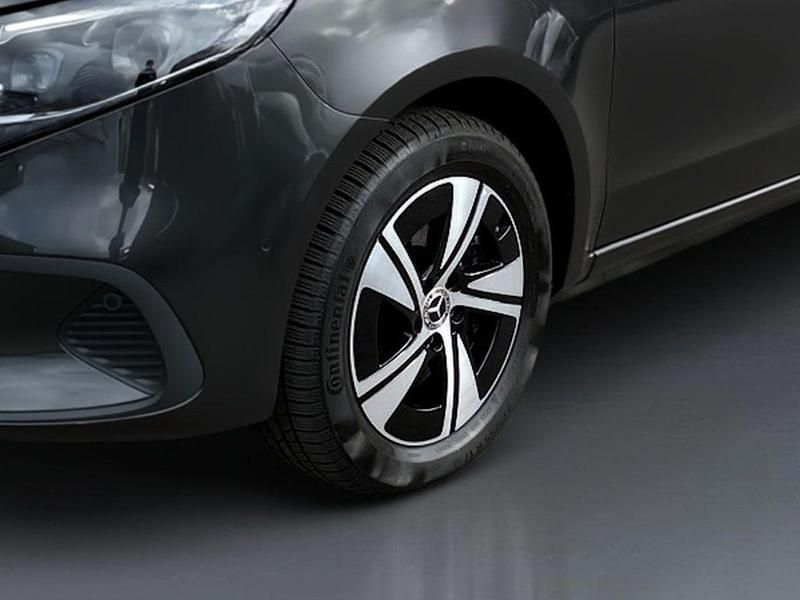 Gebraucht Mercedes V220 Style 163 PS (119 kW) 2024 Grau Van / Kleinbus