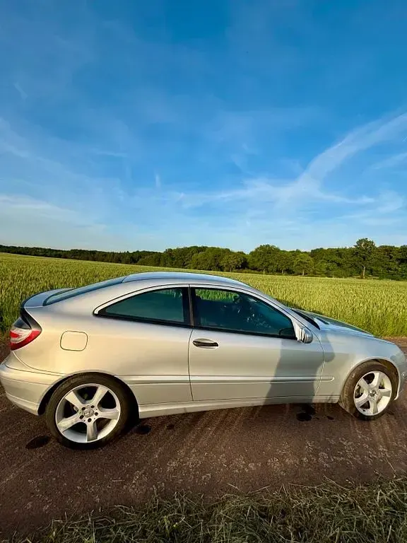 Gebraucht Mercedes C200 122 PS (89 kW) 2006 Silber Coupé