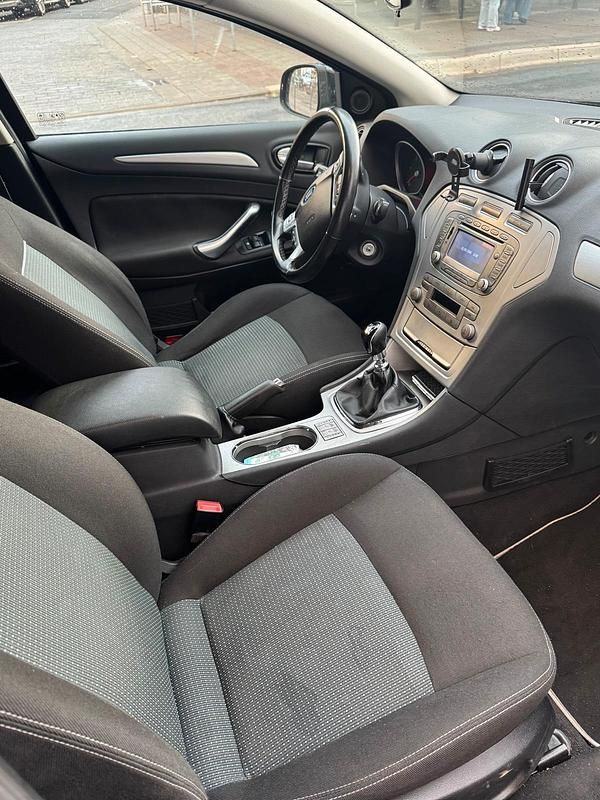 Schwarz Gebraucht 2010 Ford Mondeo Trend Kombi | 2.950 € (Fairer Preis) - Bild 1/4
