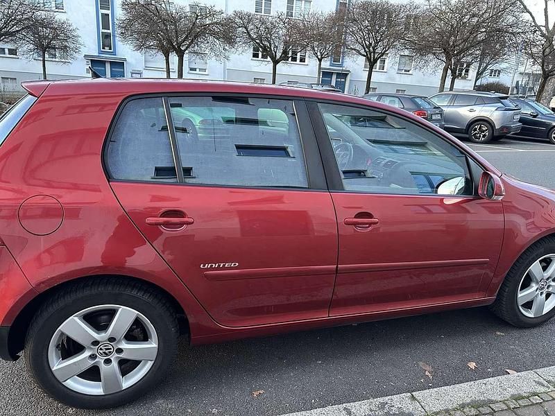 Gebraucht VW Golf VI Edition 122 PS (89 kW) 2008 Rot Kleinwagen