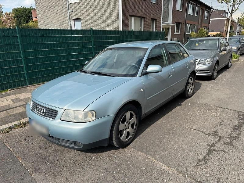 Usado Audi A3 105 HP (77 kW) 2003 Azul Citadino