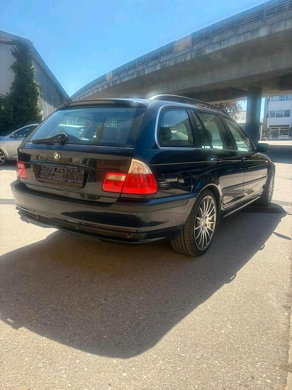 Usata BMW 320 170 CV (125 kW) 2002 Blu Station wagon