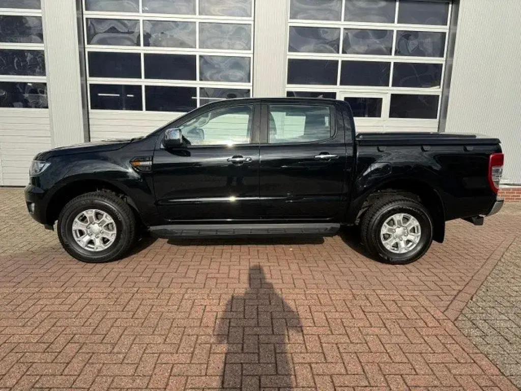 Gebraucht Ford Ranger XLT 170 PS (125 kW) 2021 Obsidianschwarz metallic Pickup