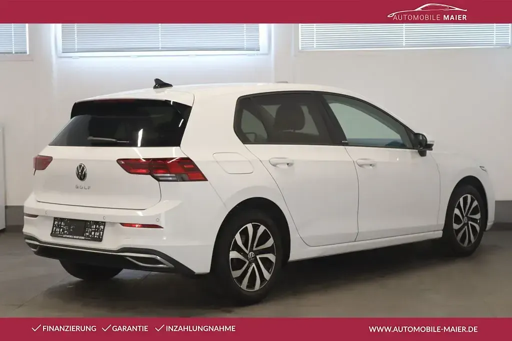Gebraucht VW Golf VII Active 150 PS (110 kW) 2021 Weiß Kleinwagen