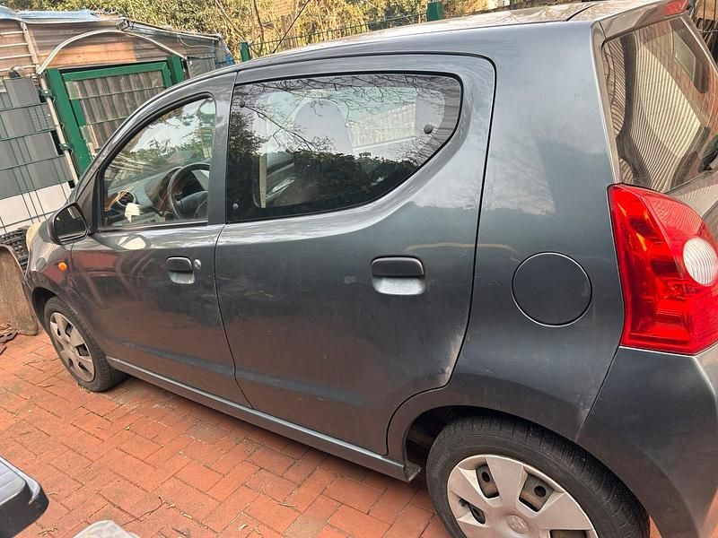 Gebraucht Suzuki Alto 68 PS (50 kW) 2010 Grau Kleinwagen