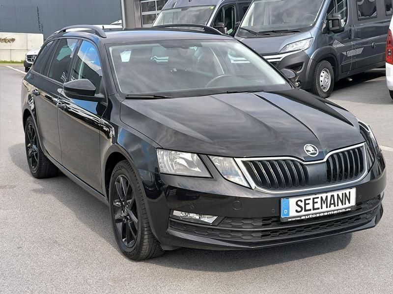 Schwarz Gebraucht 2018 Skoda Octavia Clever Kombi | 17.400 € (Fairer Preis) - Bild 1/4