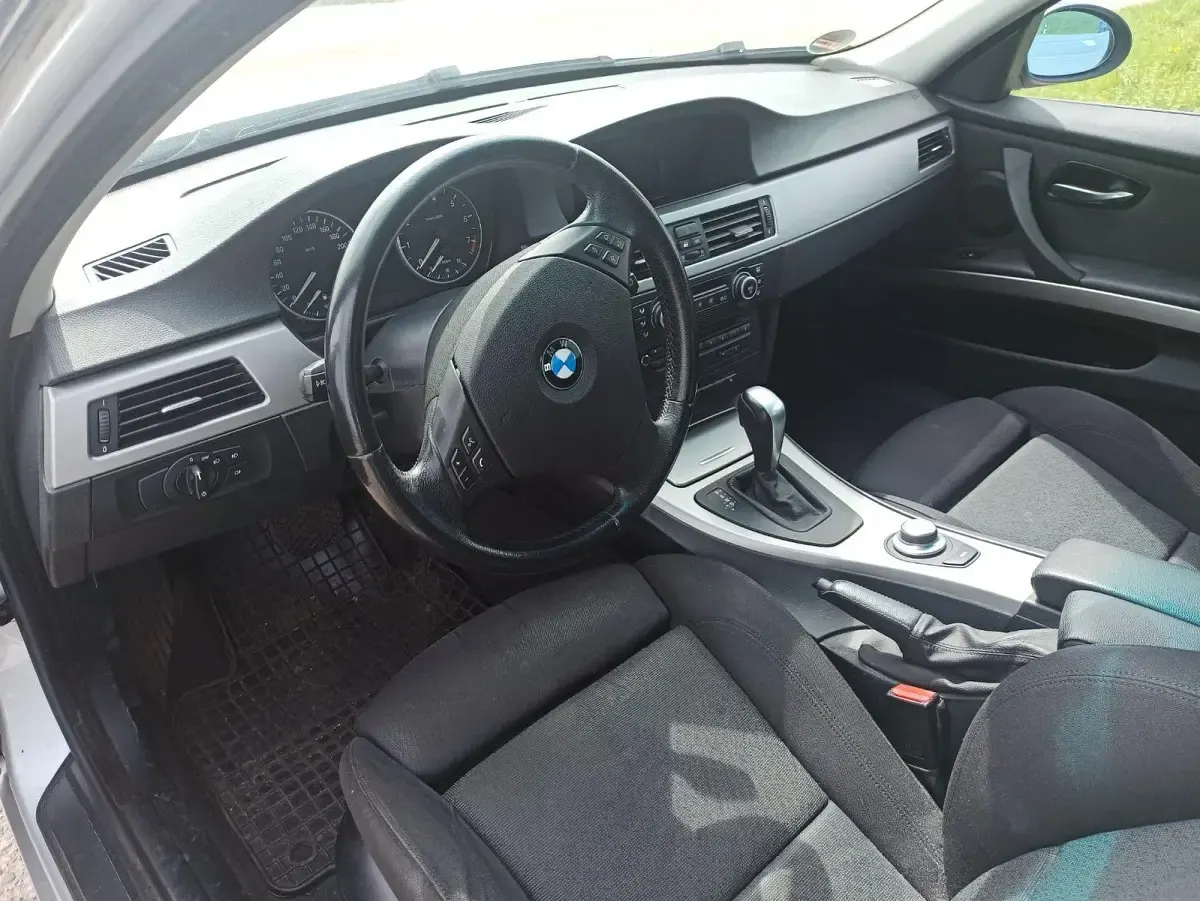 Używany BMW 325 218 KM (160 kW) 2007 Srebrny Sedan/Limuzyna