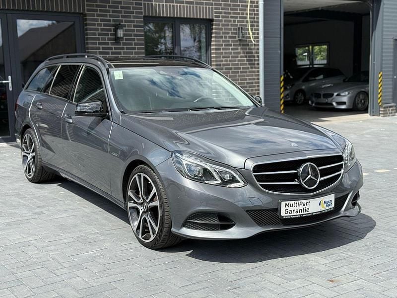 Grau Gebraucht 2015 Mercedes E350 Avantgarde Kombi | 17.490 € (Guter Preis) - Bild 1/4