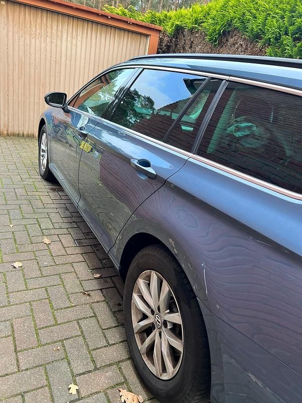 Second-hand VW Passat 150 CP (110 kW) 2015 Albastru Break