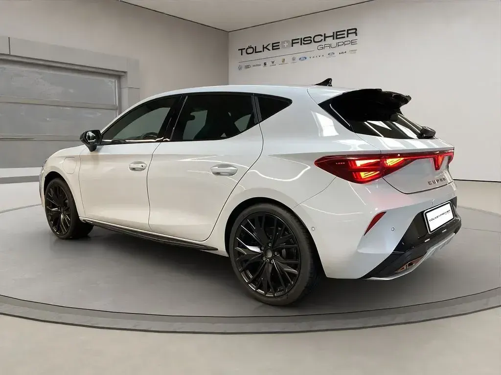 Neu Cupra Leon VZ 272 PS (200 kW) 2026 Weiß Limousine