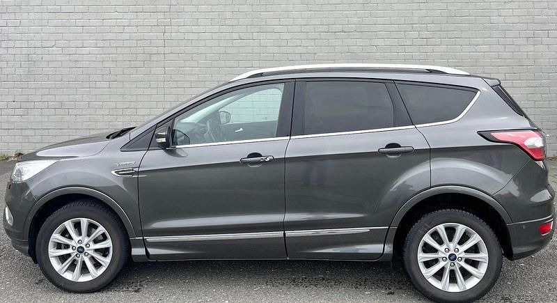 Gebraucht Ford Kuga Vignale 150 PS (110 kW) 2019 Grau SUV