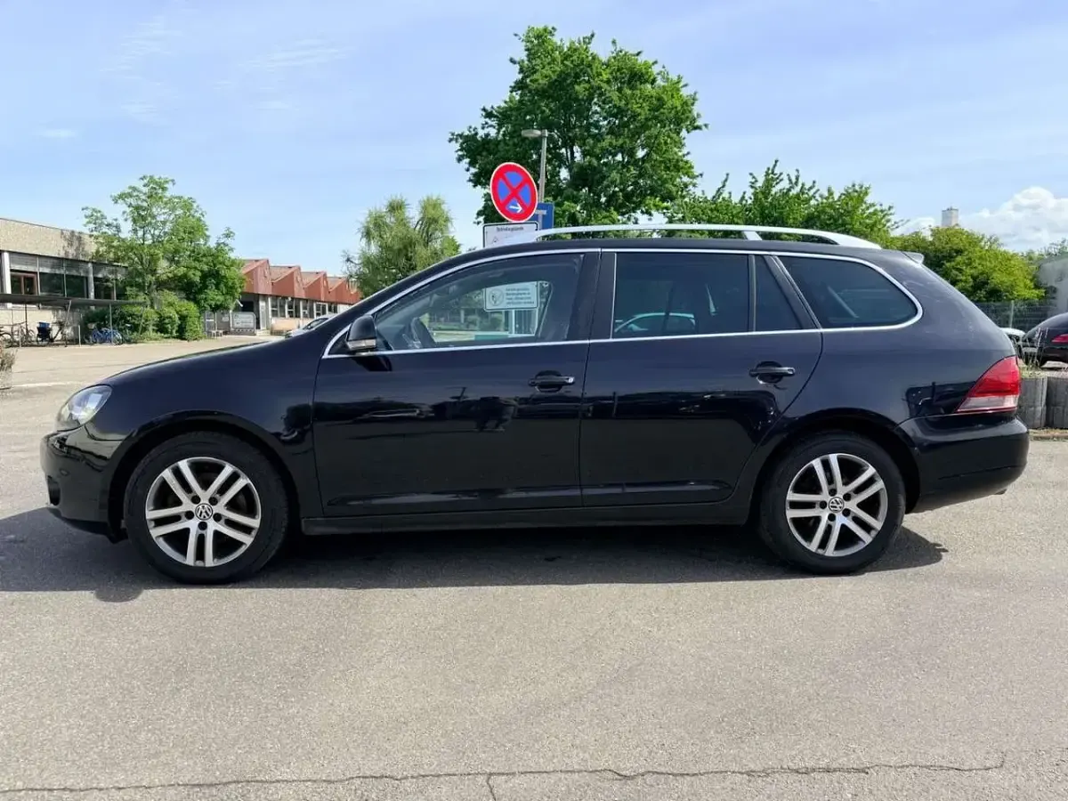 Gebraucht VW Golf VI Comfortline 122 PS (89 kW) 2010 Schwarz Kleinwagen