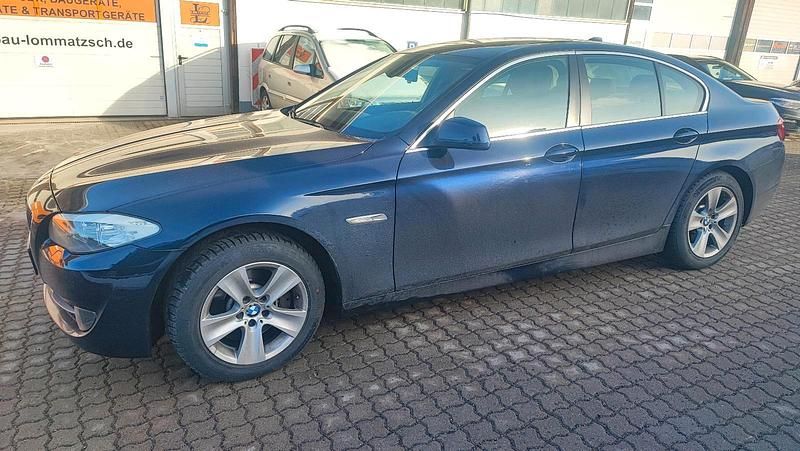 Gebraucht BMW 528 258 PS (189 kW) 2011 Blau Limousine