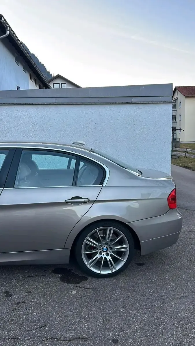 Gebraucht BMW 335 2008 Gold Limousine