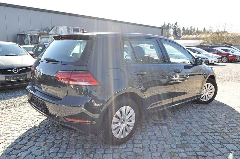 Second-hand VW Golf VII Trendline 86 CP (63 kW) 2018 Gri Berlinǎ