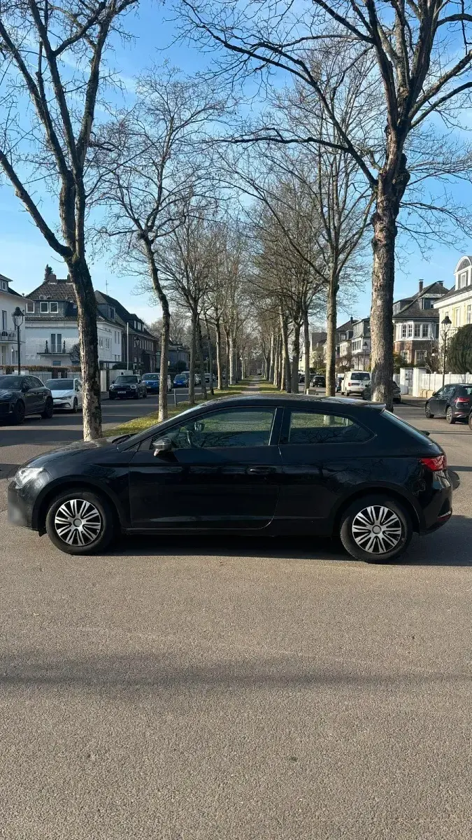 Używany Seat Leon 110 KM (80 kW) 2017 Czarny Sedan/Limuzyna