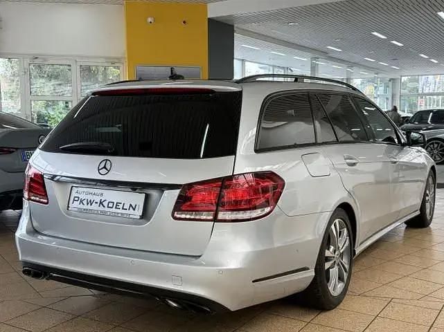 Second-hand Mercedes E300 Night 252 CP (185 kW) 2013 Argintiu Break