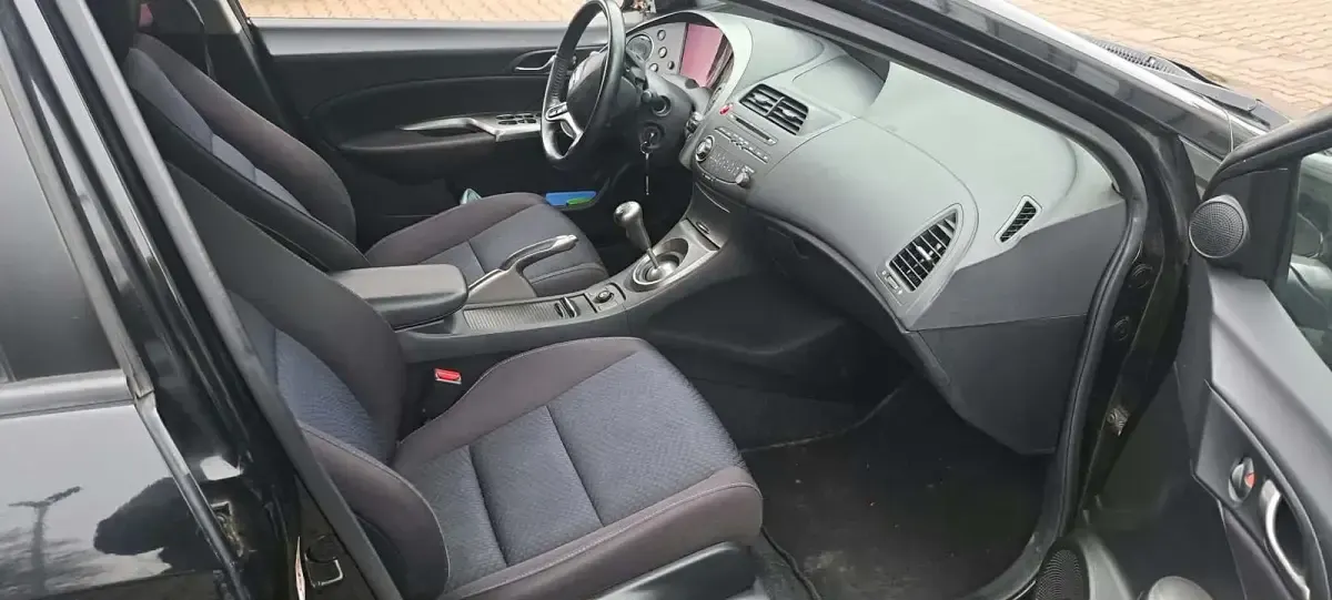 Gebraucht Honda Civic 140 PS (102 kW) 2009 Schwarz Kleinwagen