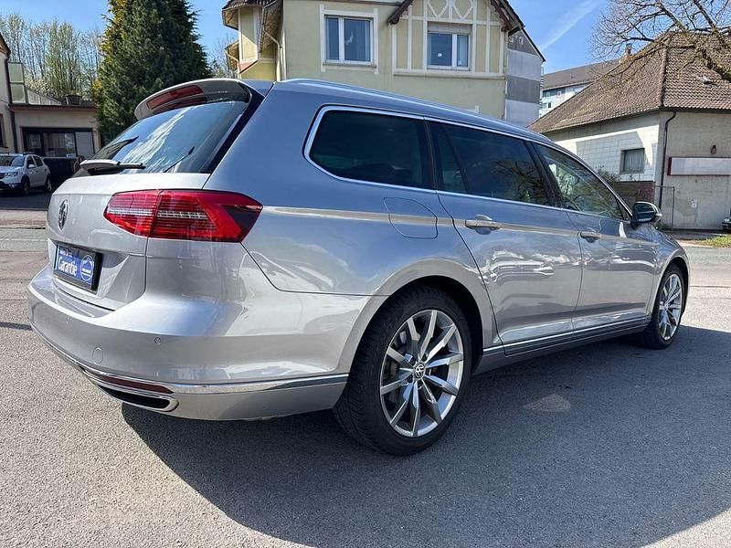 Używany VW Passat Highline 220 KM (161 kW) 2018 Srebrny Kombi